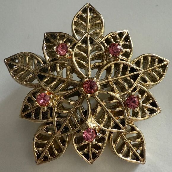 Vintage Gold Leaf Flower Brooch with Pink Crystals - Picture 3 of 17